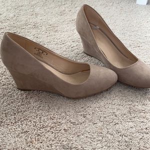 Tan wedges